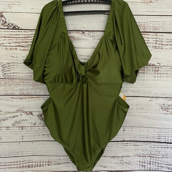 NWT Fe Noel Metallic Puff Sleeve Cut Out Medium Coverage One Piece Swimsuit - Picture 2 of 14